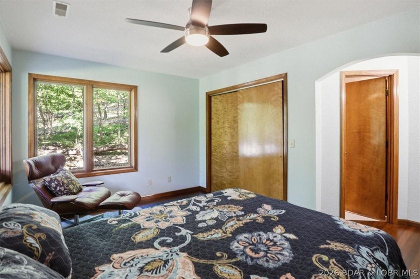 Tucked into the trees on over 8 acres at the 47MM in cove, this - photo 31