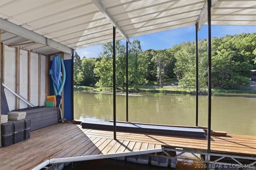 Tucked into the trees on over 8 acres at the 47MM in cove, this - photo 48