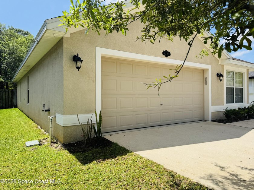 BRAND NEW ROOF (March 2026) &amp; Wind Mitigation - Move-In Ready in - photo 4