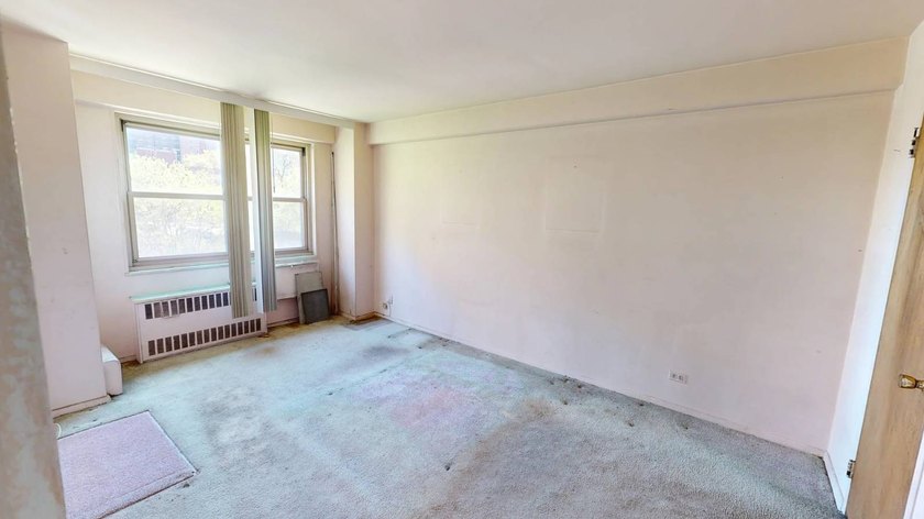 Spacious and Bright Two-Bedroom Apartment in Trump Village - photo 3