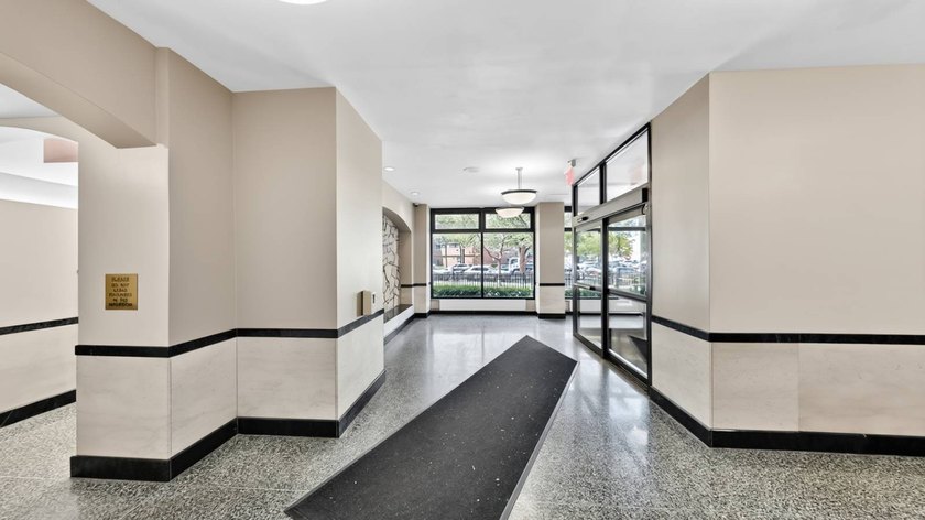 Spacious and Bright Two-Bedroom Apartment in Trump Village - photo 8