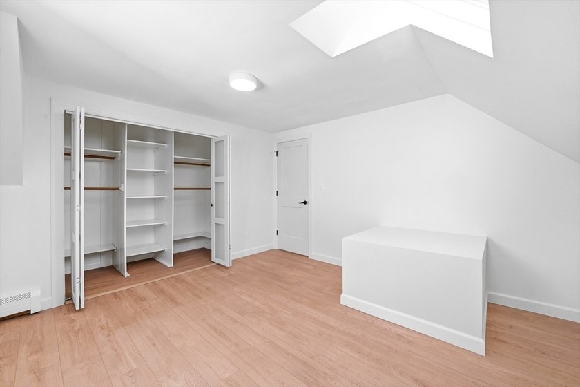 Welcome to this meticulously renovated four-bedroom Colonial - photo 17