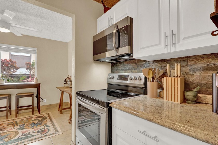 Welcome to 2116 Sherwood Forest #28, a charming 2-bedroom - photo 18
