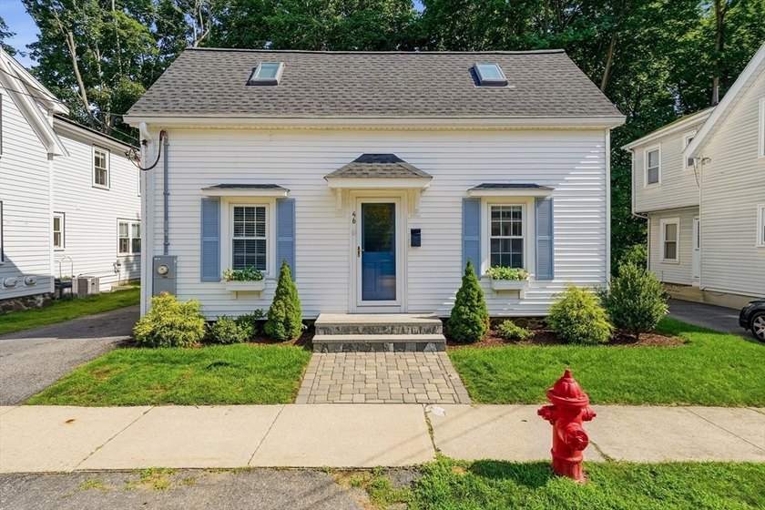 Welcome to this meticulously renovated four-bedroom Colonial - photo 36