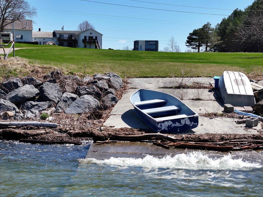 Discover your lakeside retreat on the shores of Lake Champlain - photo 2
