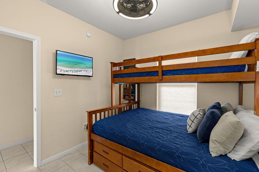DEEDED PARKING SPACE! Welcome to your private slice of the - photo 23