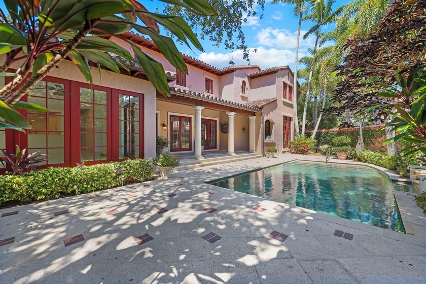 Experience casual sophistication in this exceptional 4-bedroom - photo 33