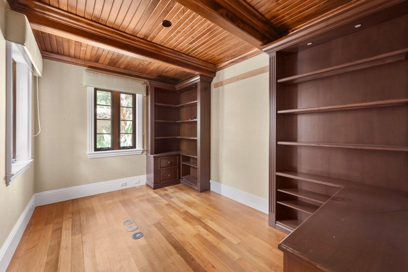 Experience casual sophistication in this exceptional 4-bedroom - photo 34