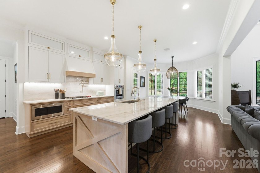HUGE Price Improvement!! This 5,906 sq ft French Provincial - photo 11