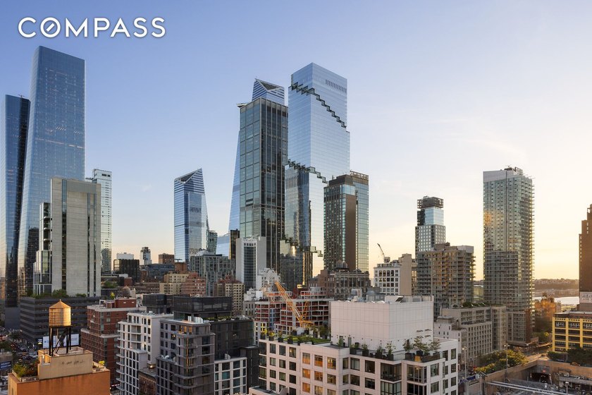 Welcome to PHNE at 347 West 39th Street. Perched atop a storied - photo 15