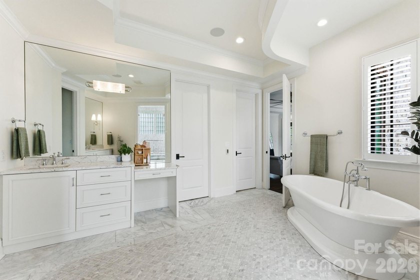 HUGE Price Improvement!! This 5,906 sq ft French Provincial - photo 16