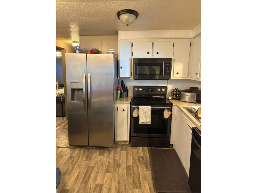MUST SELL!!! MOTIVATED SELLER!!! Welcome to Boulevard Estates, a - photo 3