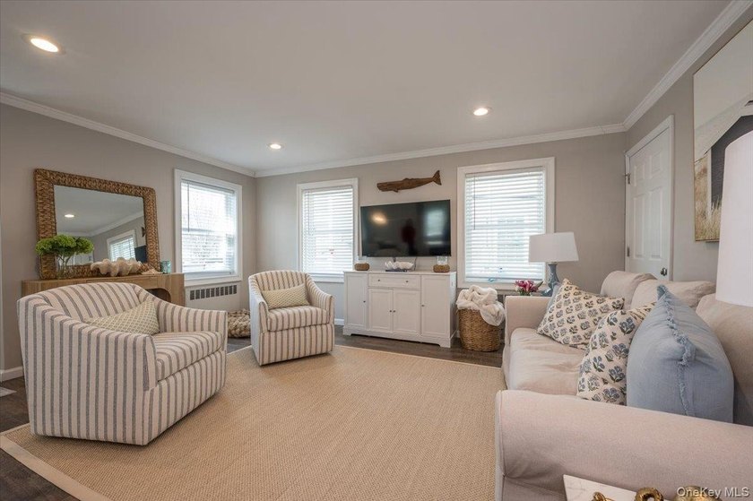 Absolutely pristine Legal two-family in Long Beach - recently - photo 4