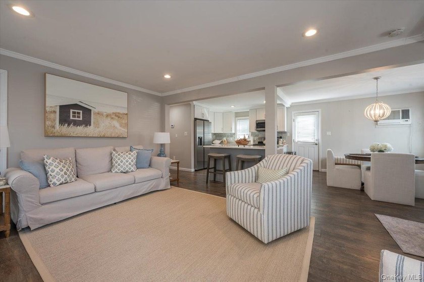 Absolutely pristine Legal two-family in Long Beach - recently - photo 5