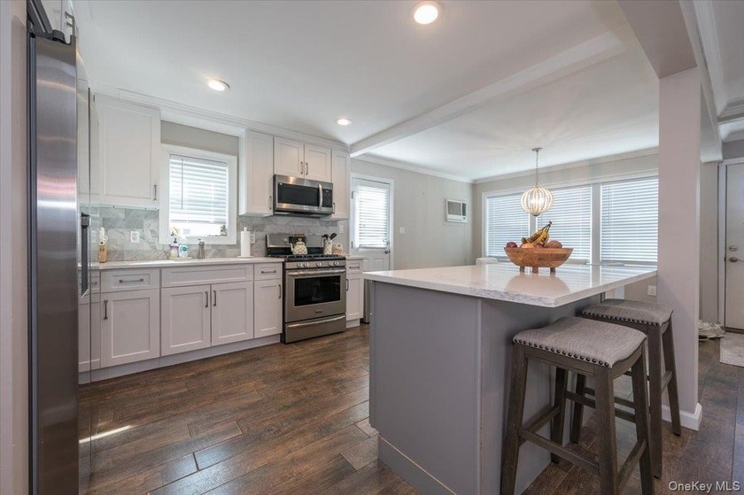 Absolutely pristine Legal two-family in Long Beach - recently - photo 7