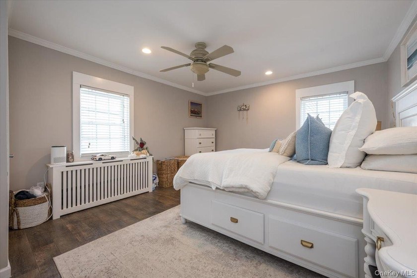 Absolutely pristine Legal two-family in Long Beach - recently - photo 9