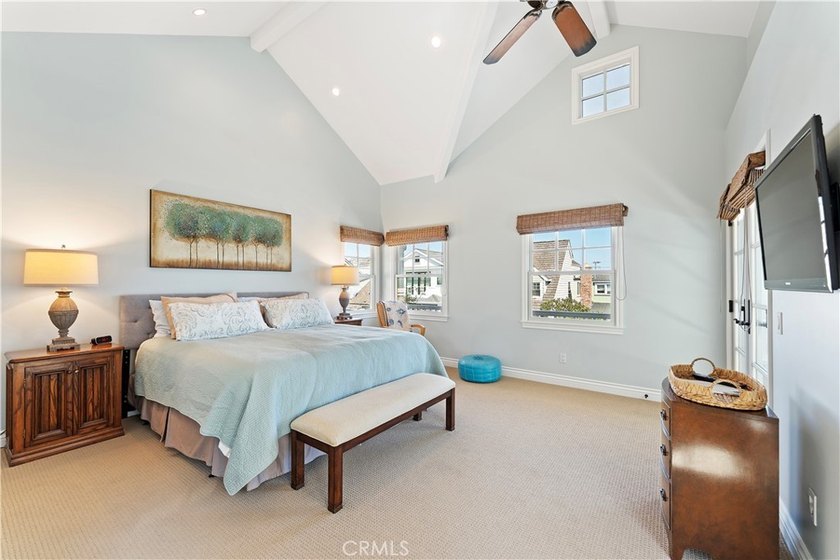 Just a few steps away from the South Bayfront, 115 Topaz is the - photo 18