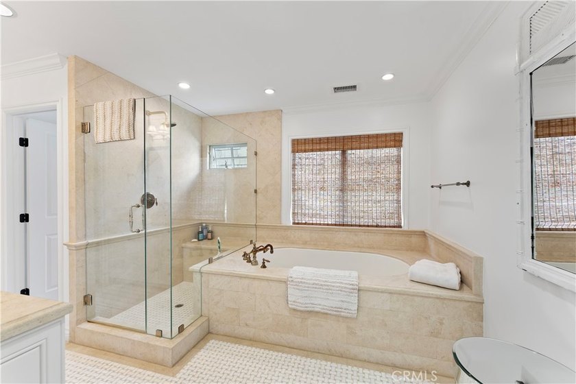 Just a few steps away from the South Bayfront, 115 Topaz is the - photo 26