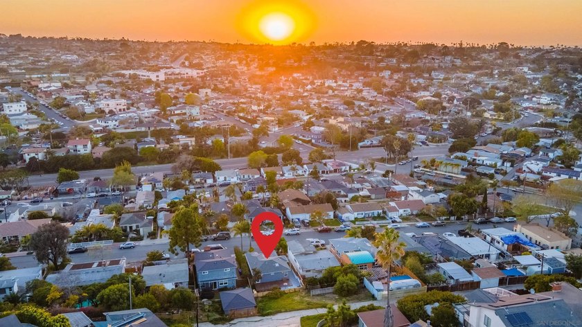 Perched on a quiet hillside in the highly sought-after Loma - photo 31