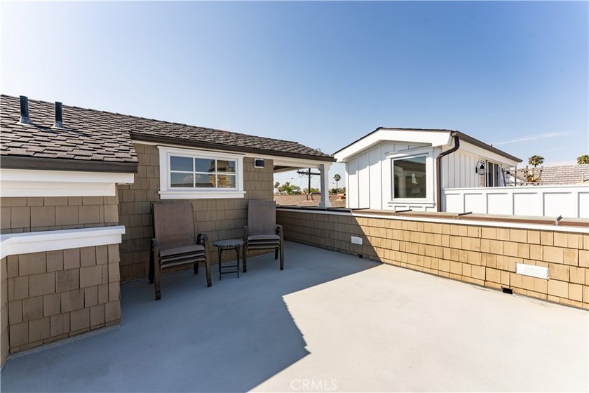 Just a few steps away from the South Bayfront, 115 Topaz is the - photo 41