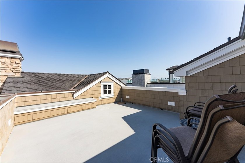 Just a few steps away from the South Bayfront, 115 Topaz is the - photo 42