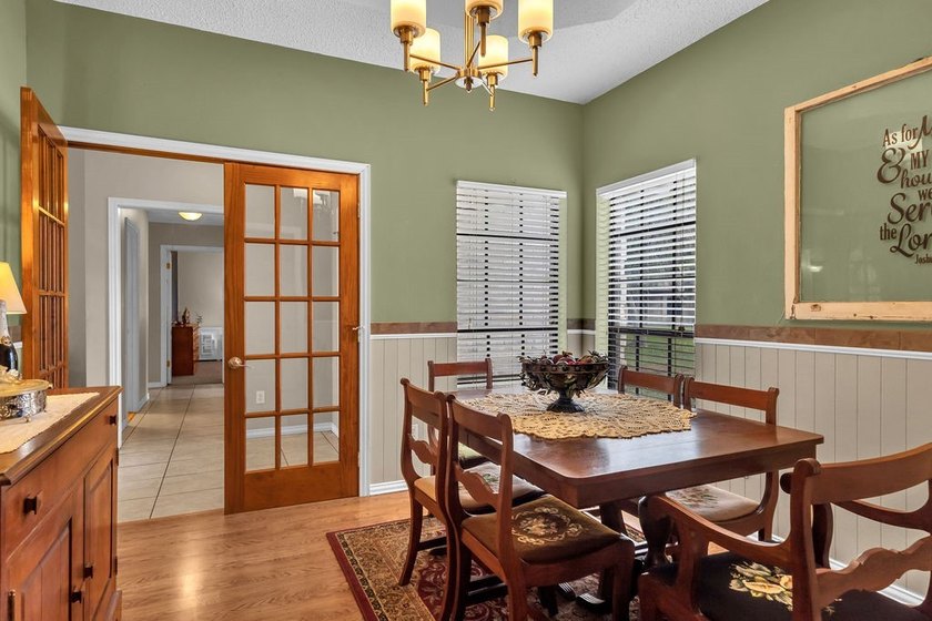 Welcome to 2409 Twin Oak Drive, a beautifully maintained home - photo 8