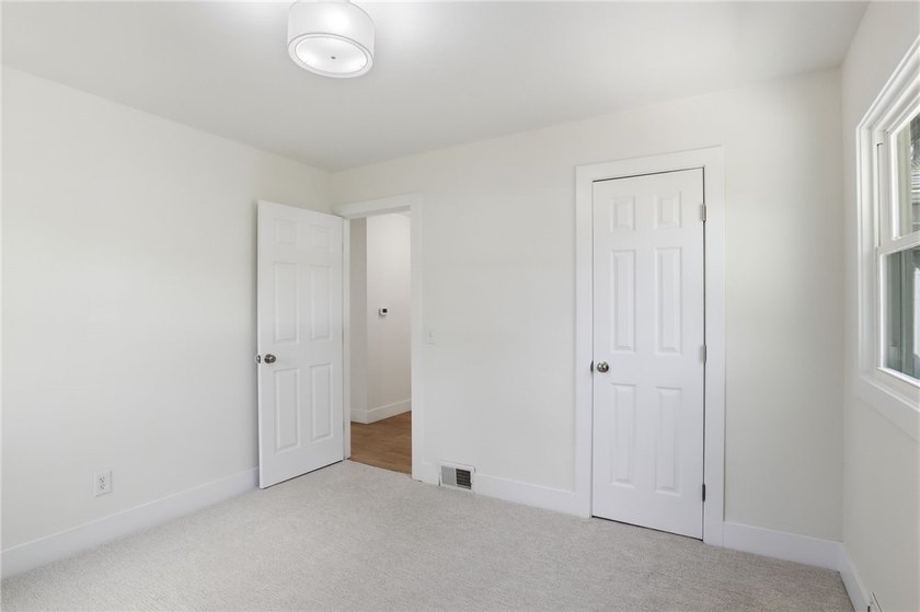 MOVE IN READY 3-bedroom, 1.5-bath ranch with a 1-car garage and - photo 16