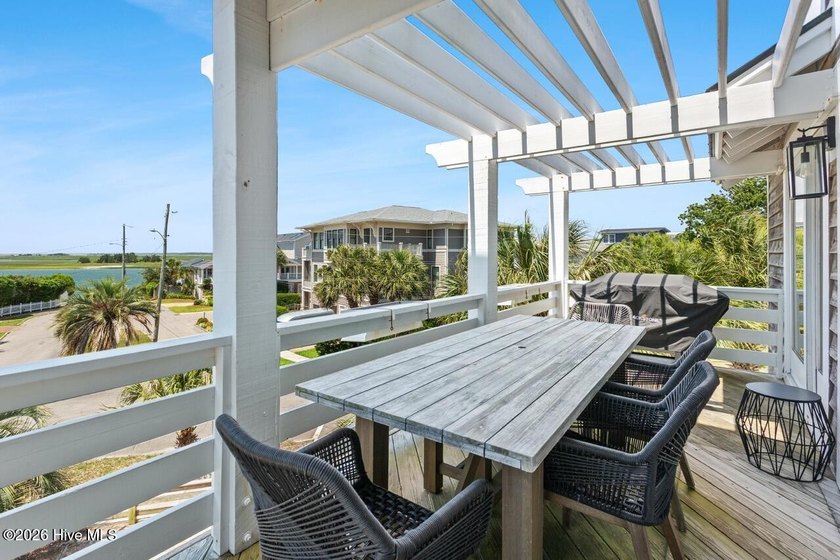 Set on one of Wrightsville Beach's most coveted streets in the - photo 17