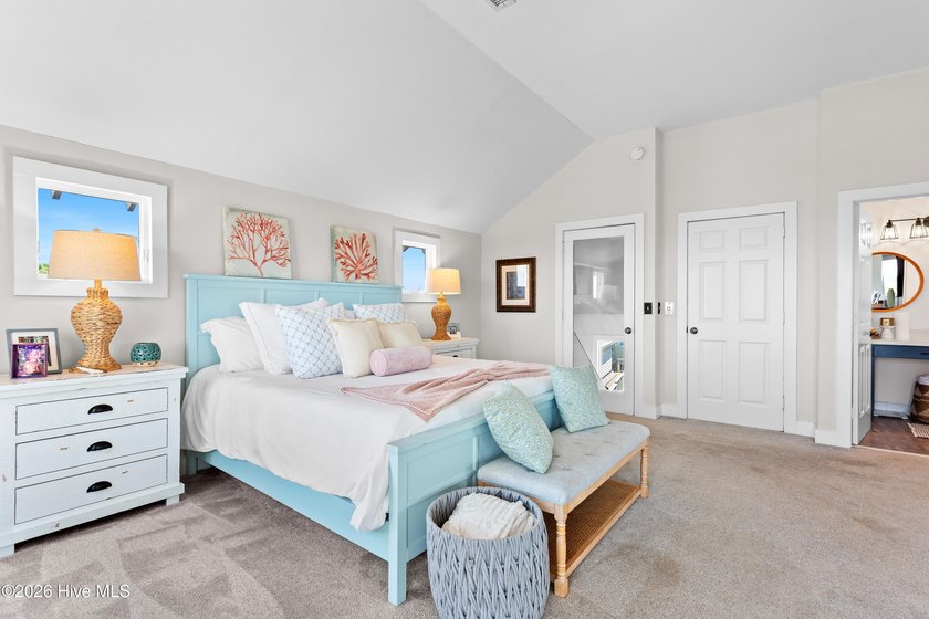 Set on one of Wrightsville Beach's most coveted streets in the - photo 20