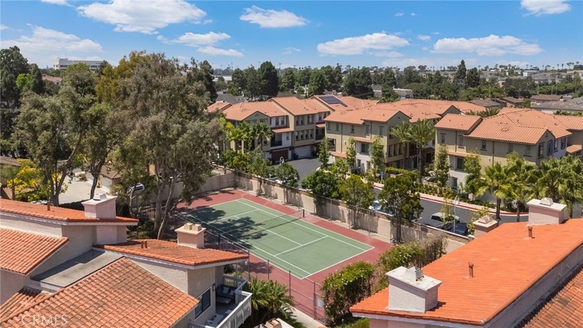Welcome home to a one-of-a-kind custom floor plan in one of Pier - photo 29