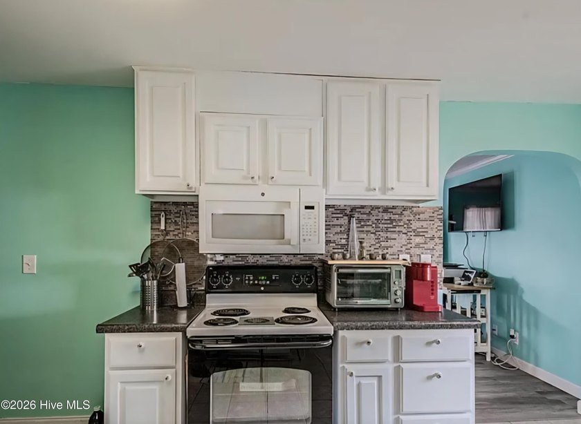 Sunset Park | 3BR | No HOA | One Level | Workshop | Large Fenced - photo 6