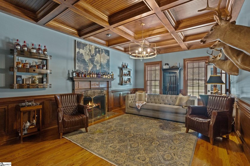 You've found it! Ideal in-town retreat to gather your family &amp; - photo 13