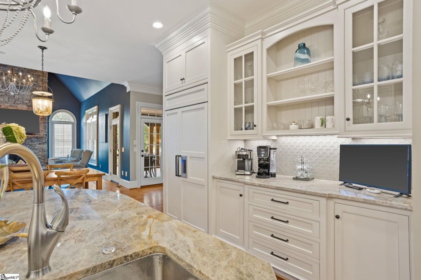 You've found it! Ideal in-town retreat to gather your family &amp; - photo 17