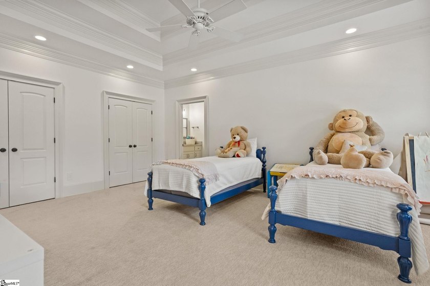 You've found it! Ideal in-town retreat to gather your family &amp; - photo 35