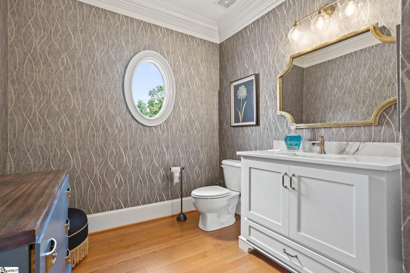 You've found it! Ideal in-town retreat to gather your family &amp; - photo 43