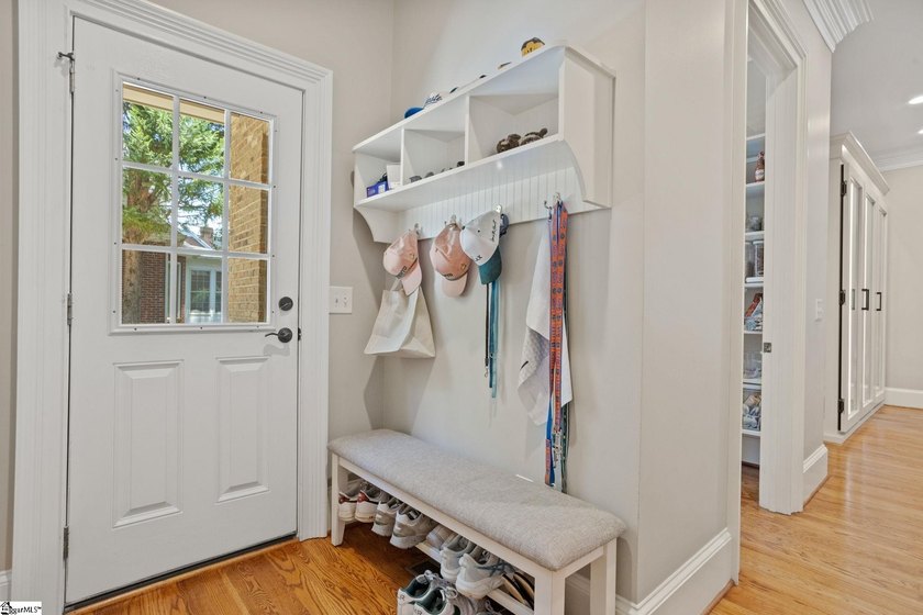 You've found it! Ideal in-town retreat to gather your family &amp; - photo 45