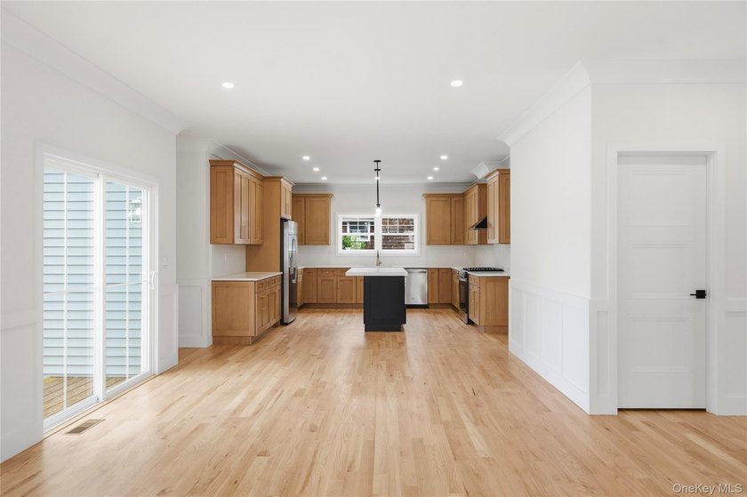 Brand new custom construction Colonial offering quality - photo 12