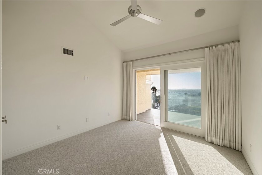 Perched on the coveted Corona del Mar bluff, this exceptional - photo 18
