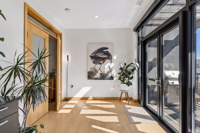 Top-floor condo in an incredible location in the Loop Calhoun - photo 13