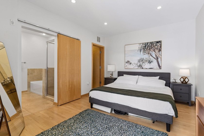 Top-floor condo in an incredible location in the Loop Calhoun - photo 15