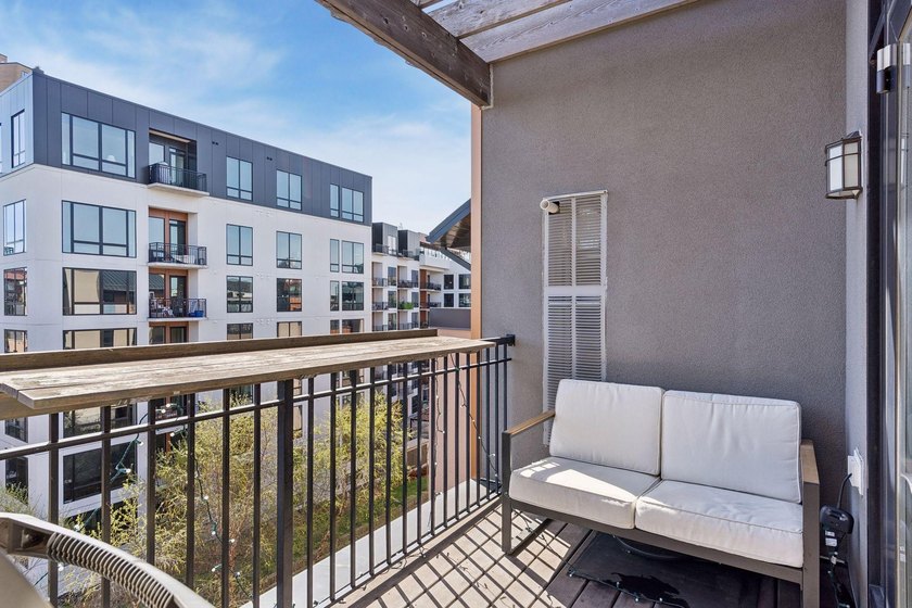 Top-floor condo in an incredible location in the Loop Calhoun - photo 26