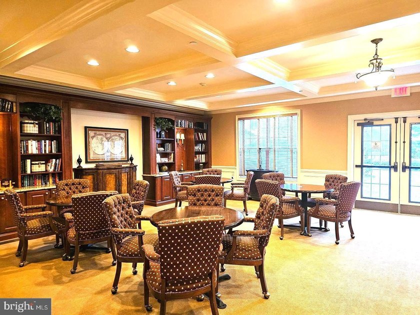 Welcome to 1119 Colts Circle, located in Carriage Park at - photo 32