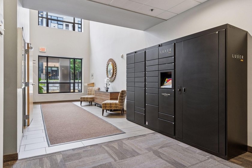 Top-floor condo in an incredible location in the Loop Calhoun - photo 33
