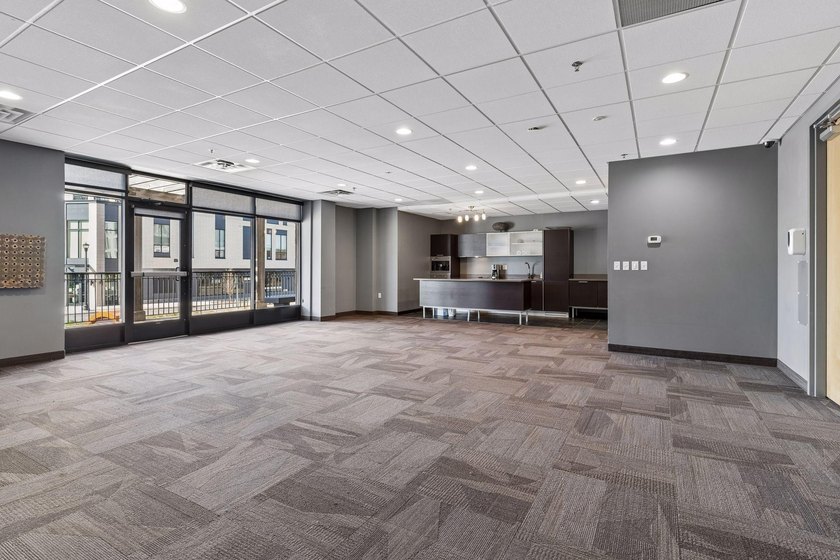 Top-floor condo in an incredible location in the Loop Calhoun - photo 34