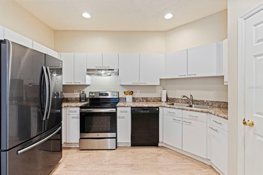 NEW $10,000 PRICE IMPROVEMENT! One of the best values in Largo's - photo 11