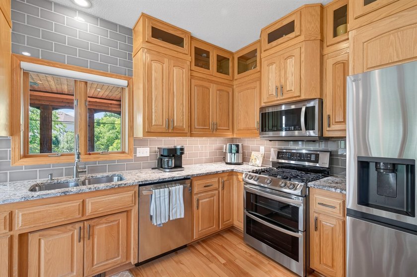 We are under contract. No more showings accepted. Welcome to - photo 23