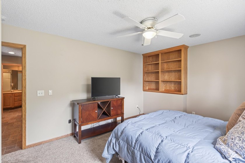 We are under contract. No more showings accepted. Welcome to - photo 40