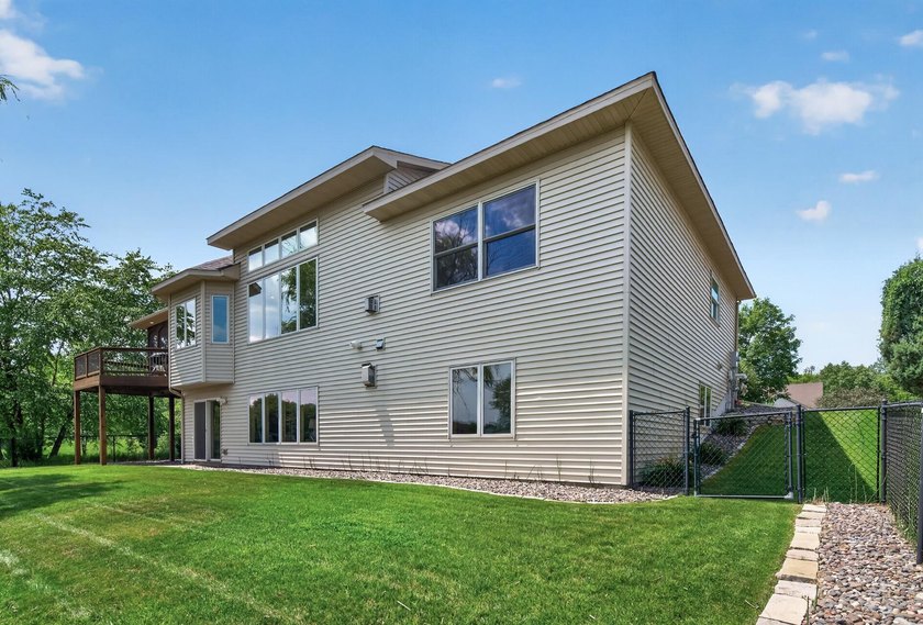 We are under contract. No more showings accepted. Welcome to - photo 47