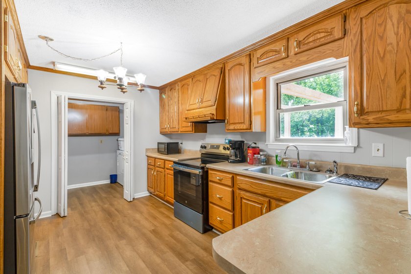 Seller pulled off the market last Fall to make some great - photo 13
