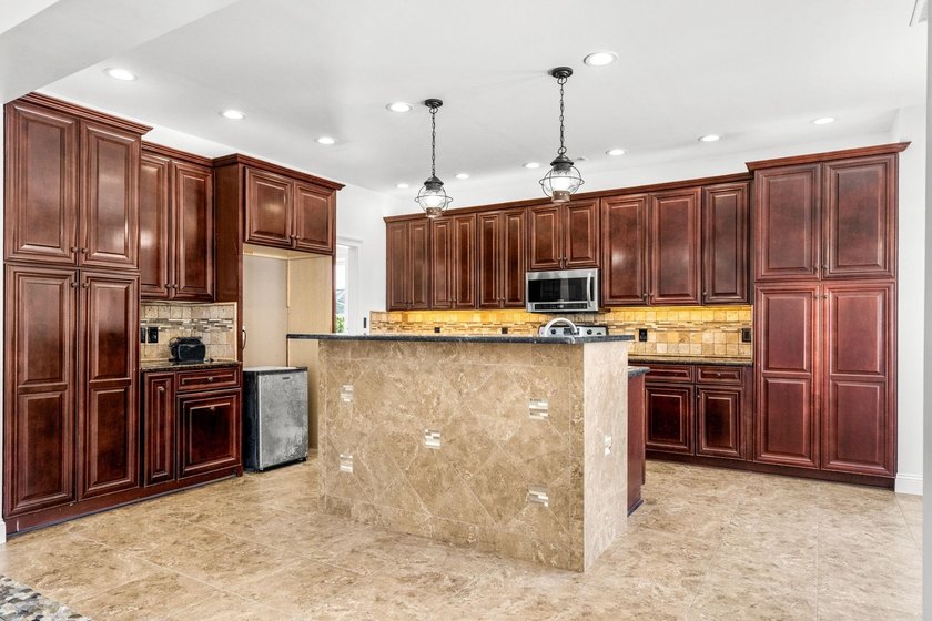 Welcome to luxury lakefront living in the highly desirable - photo 16